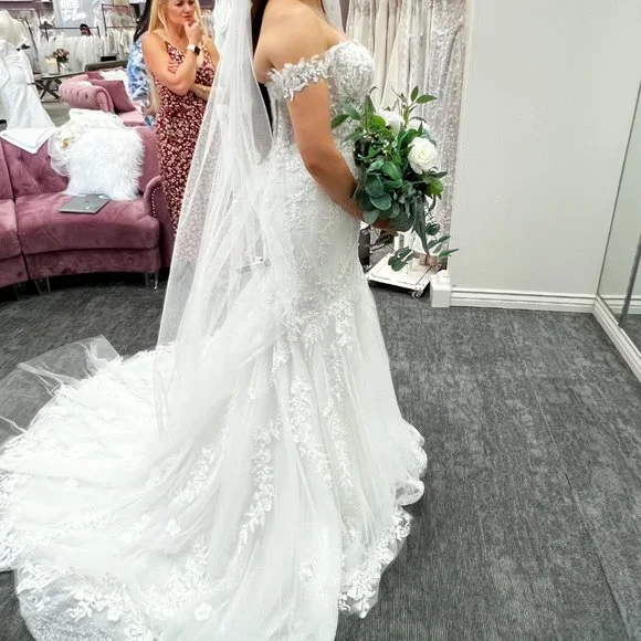 Never Worn Maggie Sottero Lennon Gown - Picture 8 of 13